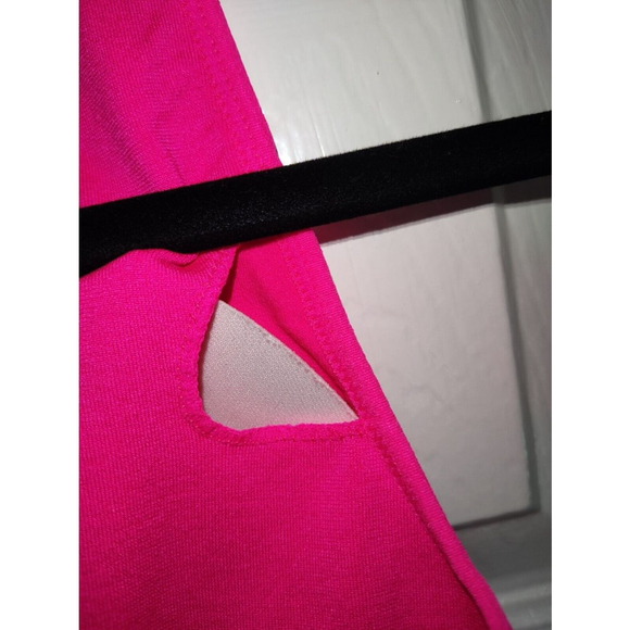 New Women's Small Sports Bra Hot Pink Removable Pads Rough River - Picture 5 of 6